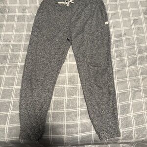 Vuori Heather Gray with withe Drawstring